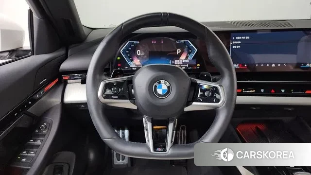 BMW 5 Series (G60) 2024 Белый из Кореи, фото 4