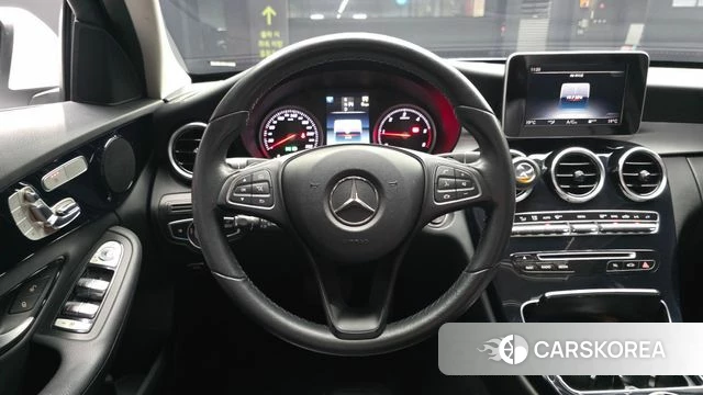 Mercedes-Benz C-Class W205 2018 Белый из Кореи, фото 4