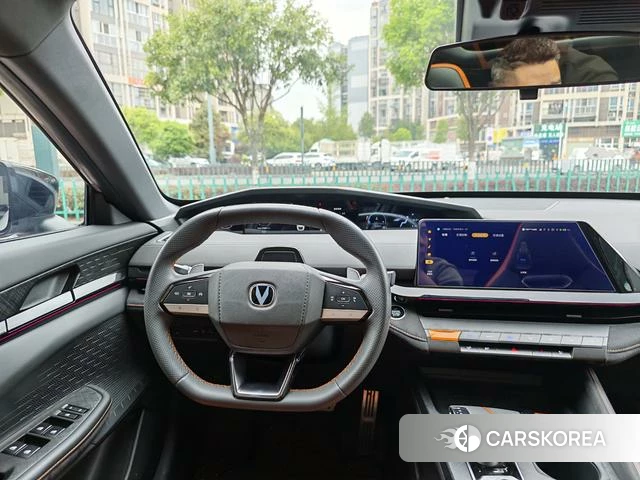 Chang'an UNI-V 2024 Темно-серый из Китая, фото 4