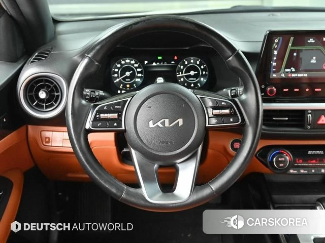 Kia The New K3 2nd generation 2021 Белый из Кореи, фото 4