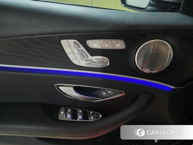 Mercedes-Benz E-Class W213 2019 Серебряный из Кореи, фото 4
