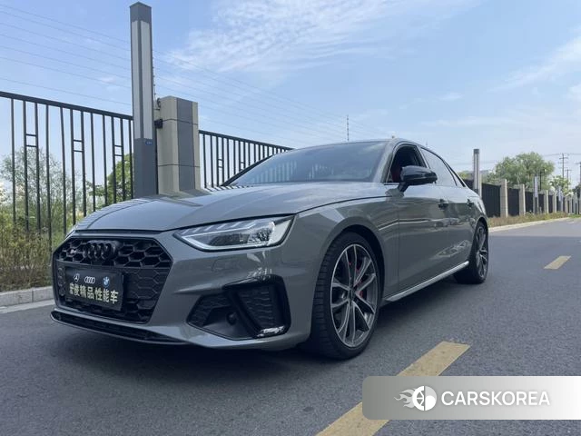 Audi S4 2021 Темно-серый из Китая, фото 4