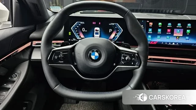 BMW 5 Series (G60) 2025 Белый из Кореи, фото 4