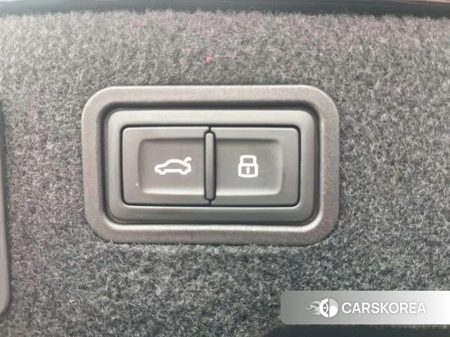 Audi A8 2021 Черный из Китая, фото 4