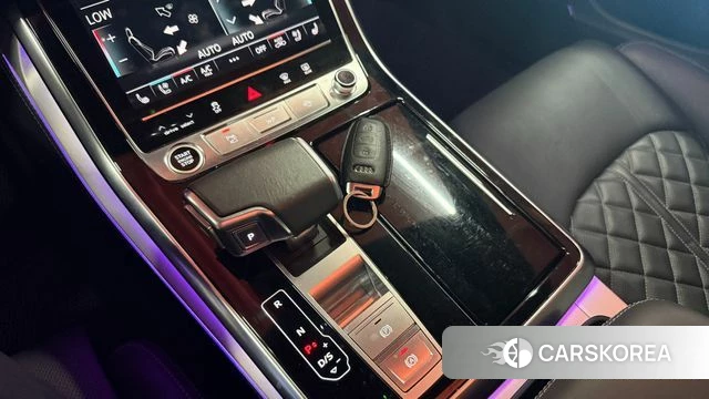Audi Q8 (4M) 2025 Черный из Кореи, фото 4