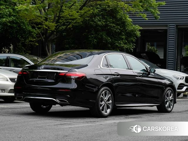 Mercedes-Benz E-class 2023 Черный из Китая, фото 4