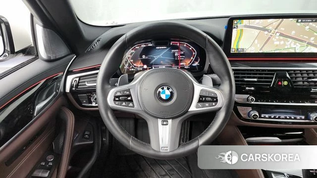 BMW 5 Series (G30) 2023 Белый из Кореи, фото 4