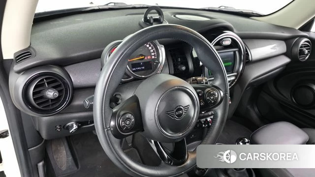 Mini Cooper 2020 Жемчужный цвет из Кореи, фото 4