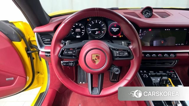 Porsche 911(992) 2021 Желтый из Кореи, фото 4