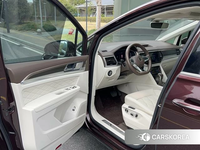 Volkswagen Weiran 2021 Красный из Китая, фото 4