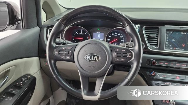 Kia The New Carnival 2018 Серебряный из Кореи, фото 4