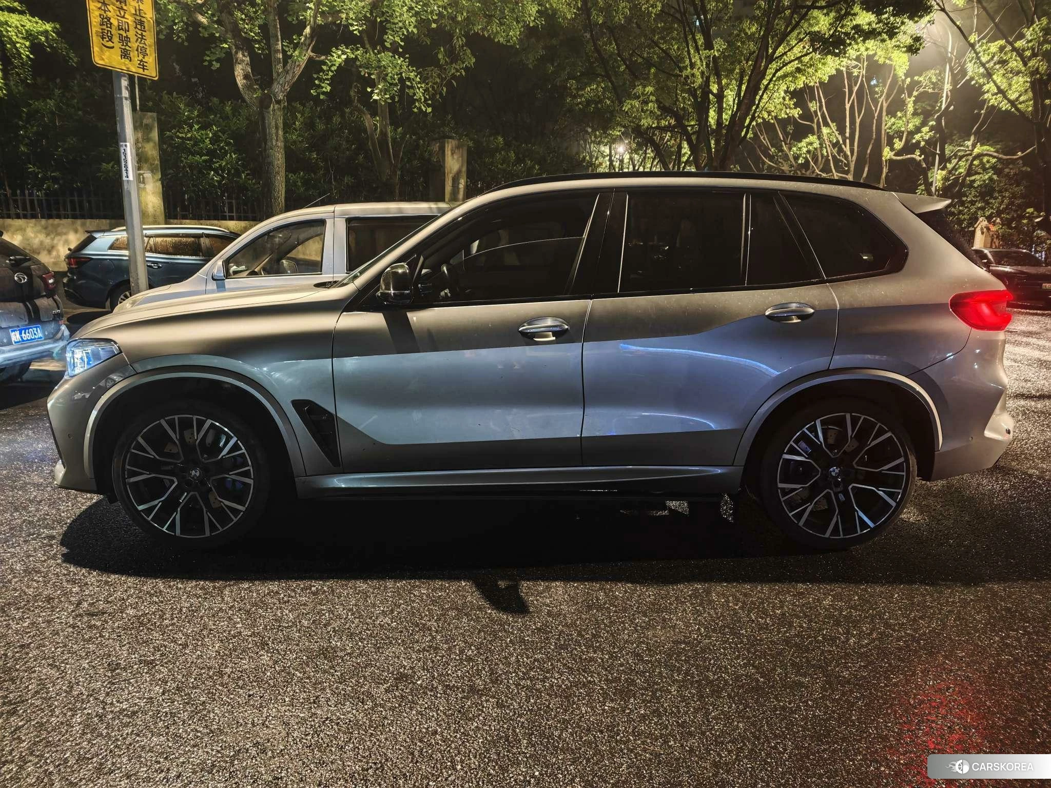 BMW X5 M 2021 Серебристо-серый из Китая, фото 4
