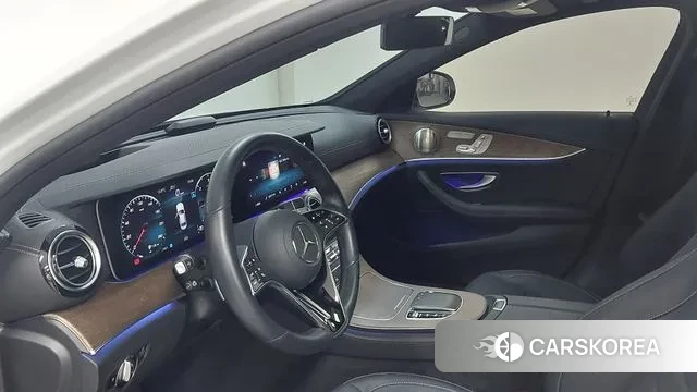 Mercedes-Benz E-Class W213 2022 Белый из Кореи, фото 4