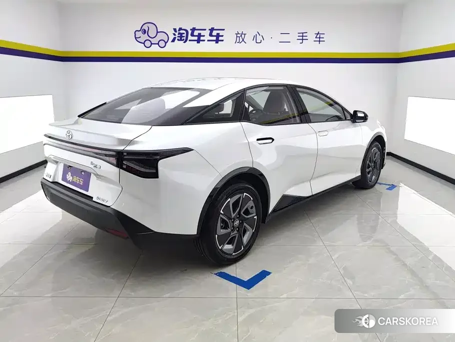Toyota bZ3 2026 Белый из Китая, фото 4