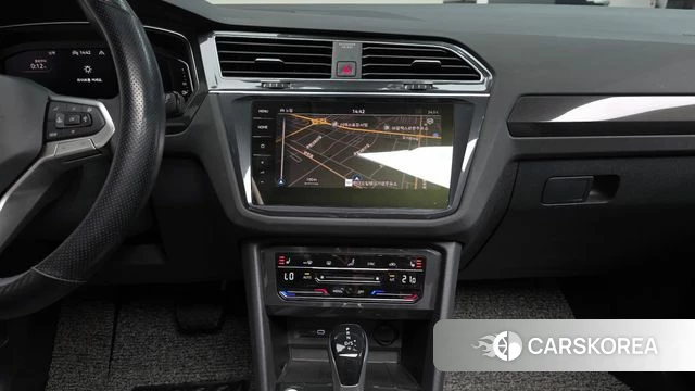 Volkswagen Tiguan second Generation 2022 Белый из Кореи, фото 4