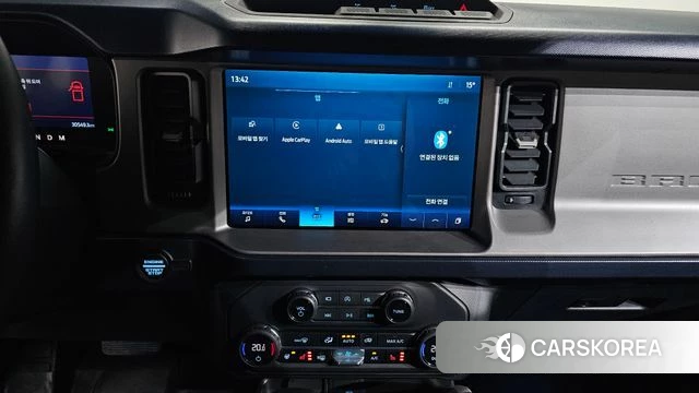 Ford Bronco 6th Generation 2023 Серебристо-серый из Кореи, фото 4