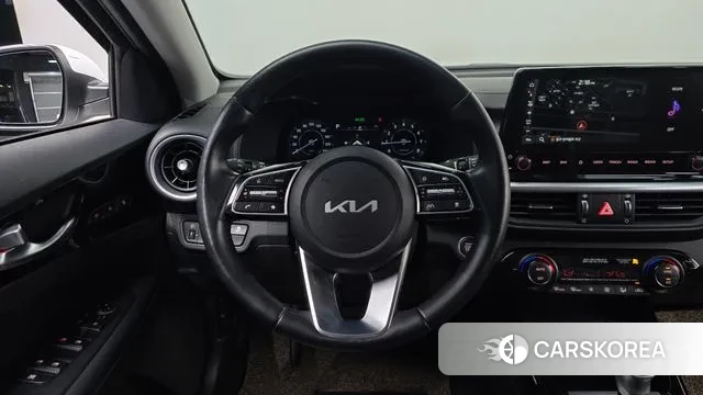 Kia The New K3 2nd generation 2022 Белый из Кореи, фото 4