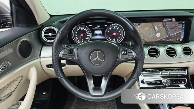 Mercedes-Benz E-Class W213 2018 Серый из Кореи, фото 4