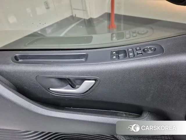 Hyundai Staria 2021 Белый из Кореи, фото 4