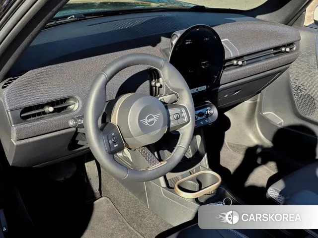 Mini Cooper C Convertible 4th Generation 2025 Зеленый из Кореи, фото 4