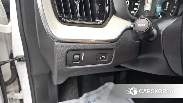 Volvo XC60 second Generation 2019 Белый из Кореи, фото 4