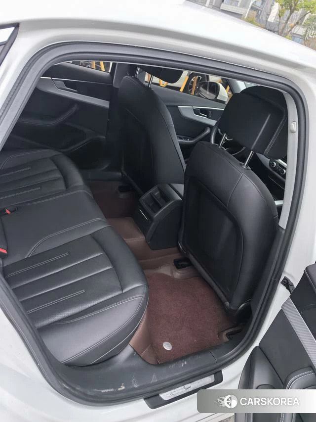 Audi A4L 2021 Белый из Китая, фото 4
