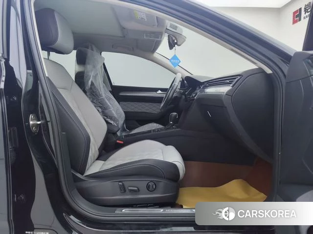 Volkswagen Magotan 2023 Черный из Китая, фото 4