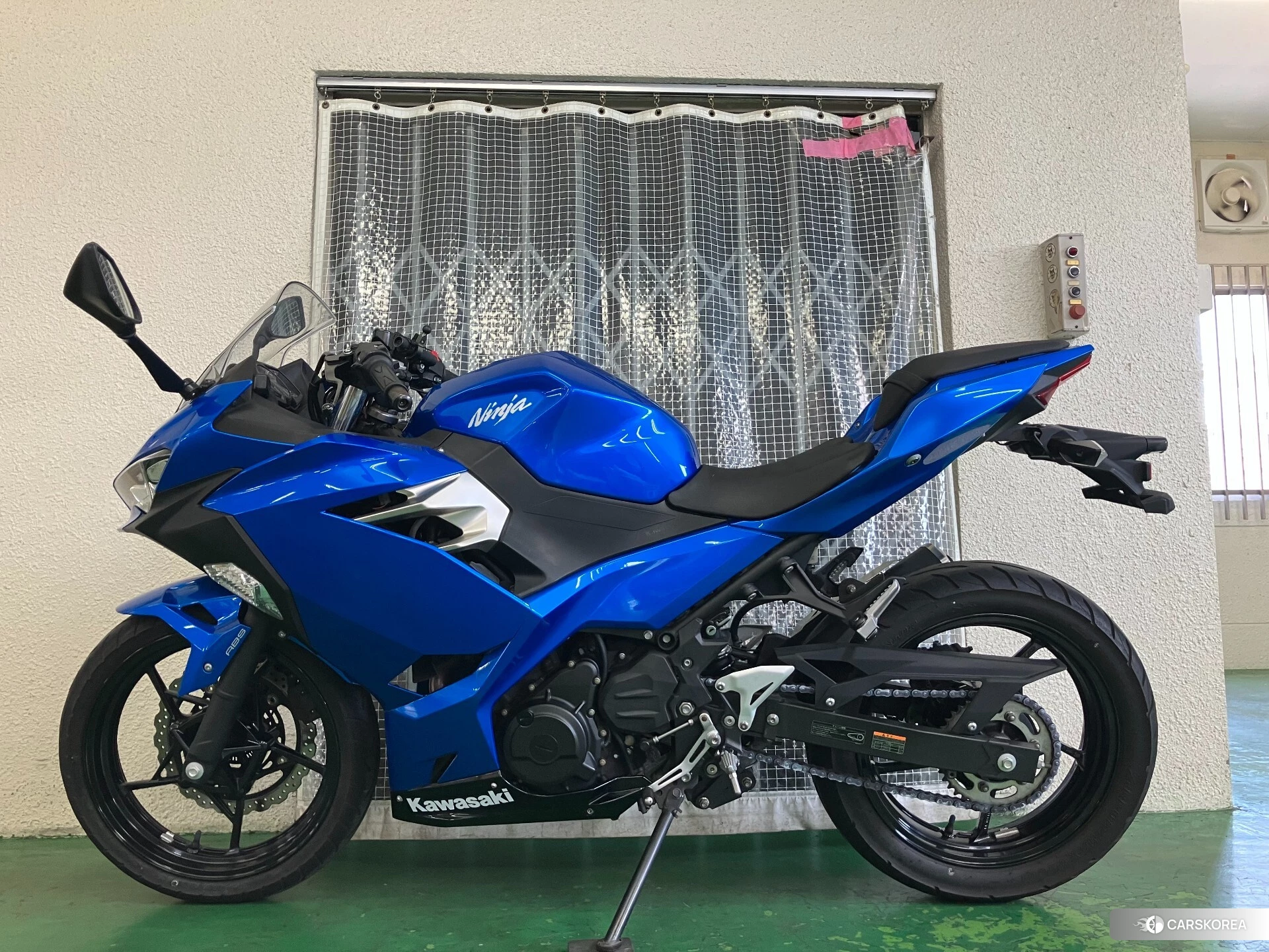 Проданный Kawasaki NINJA 250 2018 из Японии