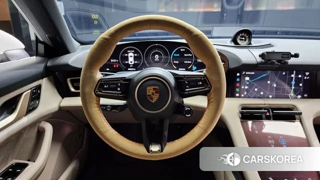 Porsche Taycan 2021 Серебристо-серый из Кореи, фото 4