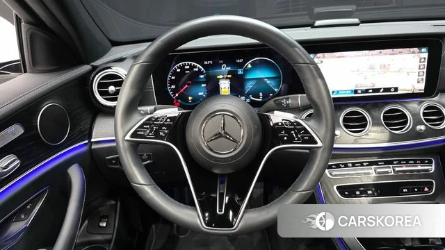 Mercedes-Benz E-Class W213 2022 Белый из Кореи, фото 4