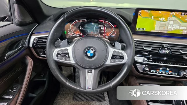 BMW 5 Series (G30) 2021 Серебристо-серый из Кореи, фото 4