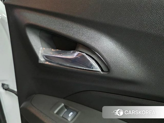 Chevrolet (GM Daewoo) Trax Crossover 2023 Белый из Кореи, фото 4