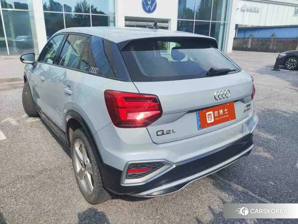 Audi Q2L 2021 Темно-серый из Китая, фото 4