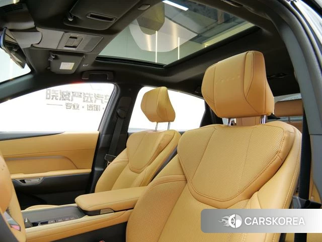Lexus ES 2026 Черный из Китая, фото 4
