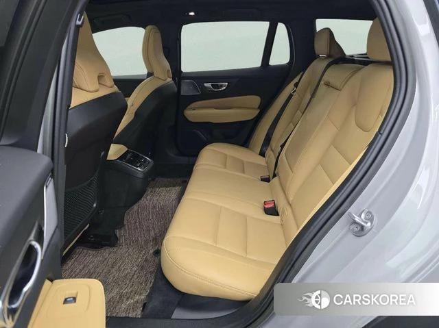 Volvo V60 Cross-Country 2nd Generation 2023 Серебряный из Кореи, фото 4