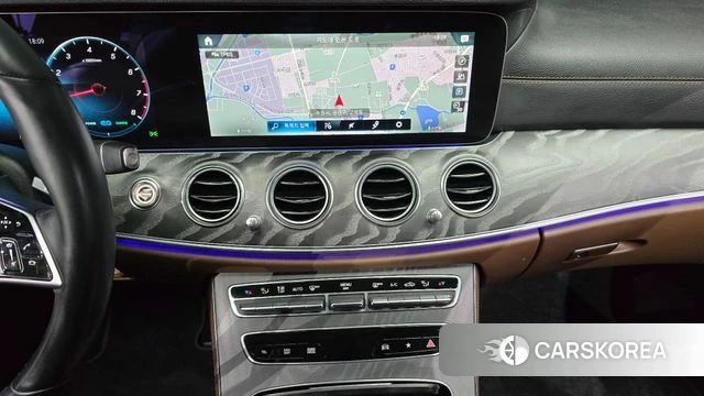 Mercedes-Benz E-Class W213 2023 Белый из Кореи, фото 4