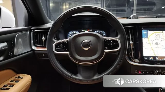 Volvo V60 Cross-Country 2nd Generation 2021 Белый из Кореи, фото 4