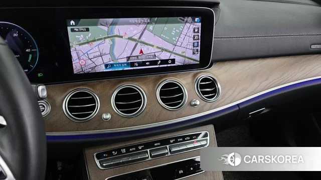 Mercedes-Benz E-Class W213 2022 Белый из Кореи, фото 4