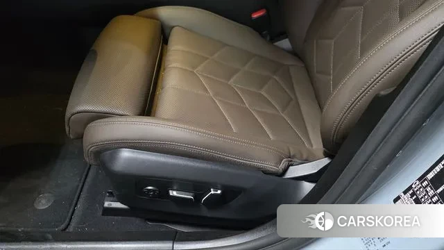 BMW 5 Series (G60) 2025 Серый из Кореи, фото 4