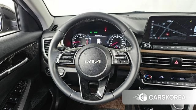 Kia Seltos 2022 Черный из Кореи, фото 4