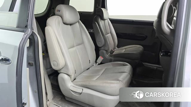 Kia The New Carnival 2018 Серебряный из Кореи, фото 4