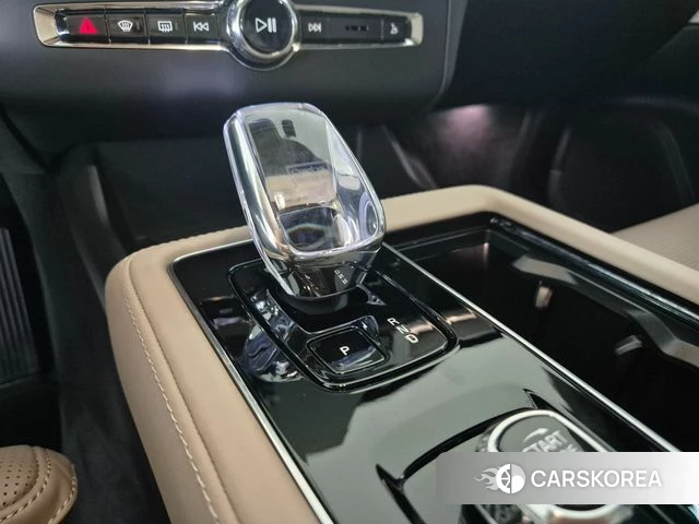 Volvo XC90 second Generation 2025 Белый из Кореи, фото 4