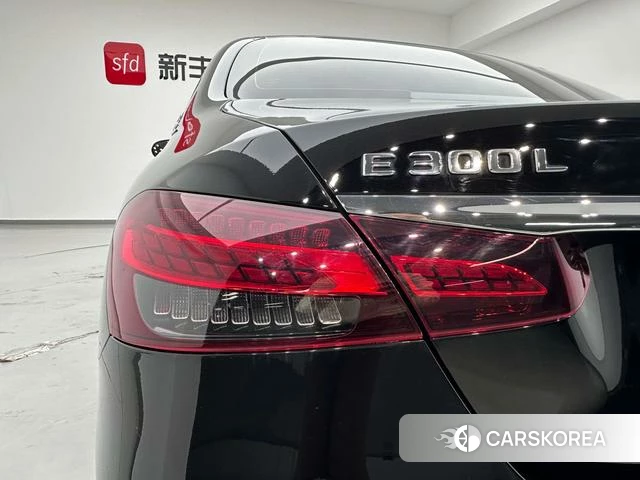 Mercedes-Benz E-class 2023 Черный из Китая, фото 4