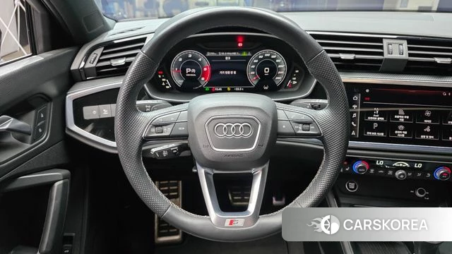 Audi Q3 (F3) 2022 Черный из Кореи, фото 4