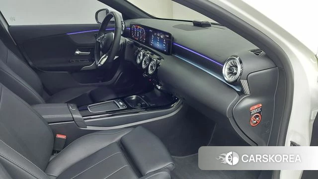 Mercedes-Benz A-Class W177 2024 Белый из Кореи, фото 4