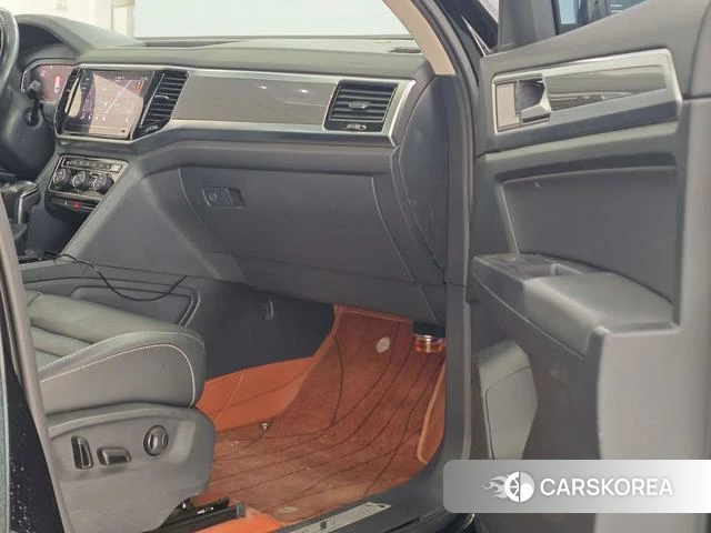Volkswagen Tourang 2020 Черный из Китая, фото 4