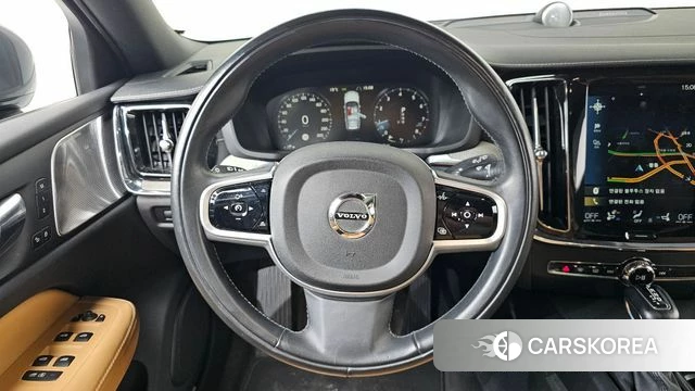 Volvo V60 Cross-Country 2nd Generation 2020 Серебряный из Кореи, фото 4