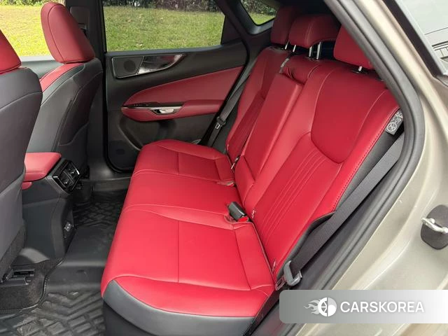 Lexus NX 2025 Серебристо-серый из Китая, фото 4