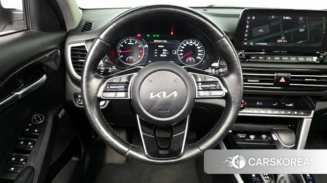 Kia Seltos 2022 Белый из Кореи, фото 4