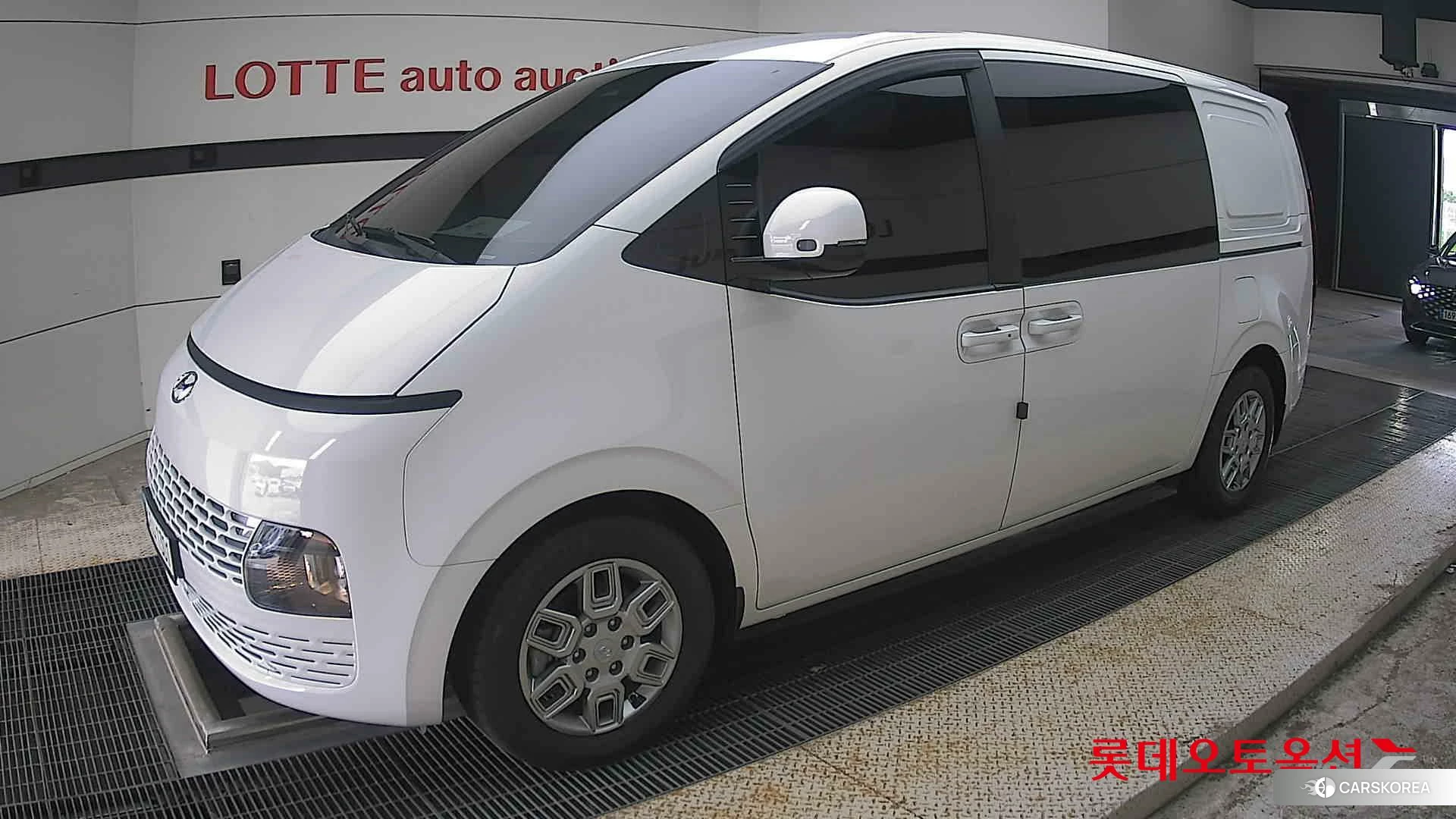 Hyundai Staria 2022 Белый из Кореи, фото 4